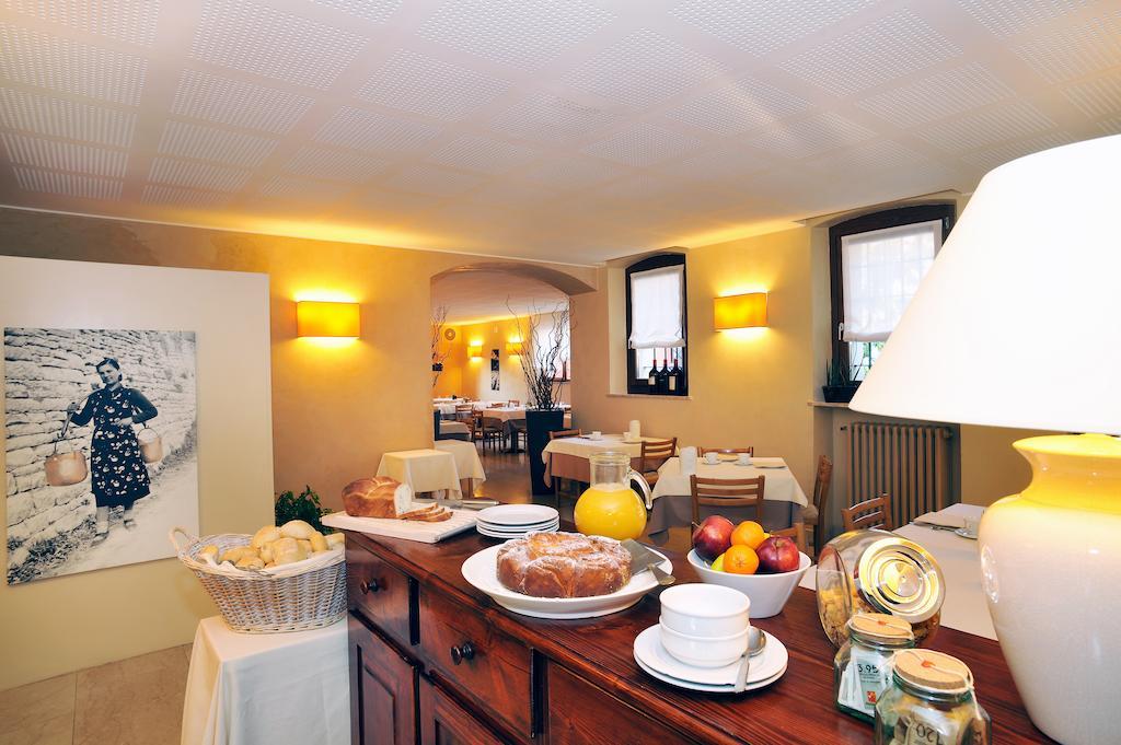Dolcè Albergo Croce D'Oro מראה חיצוני תמונה